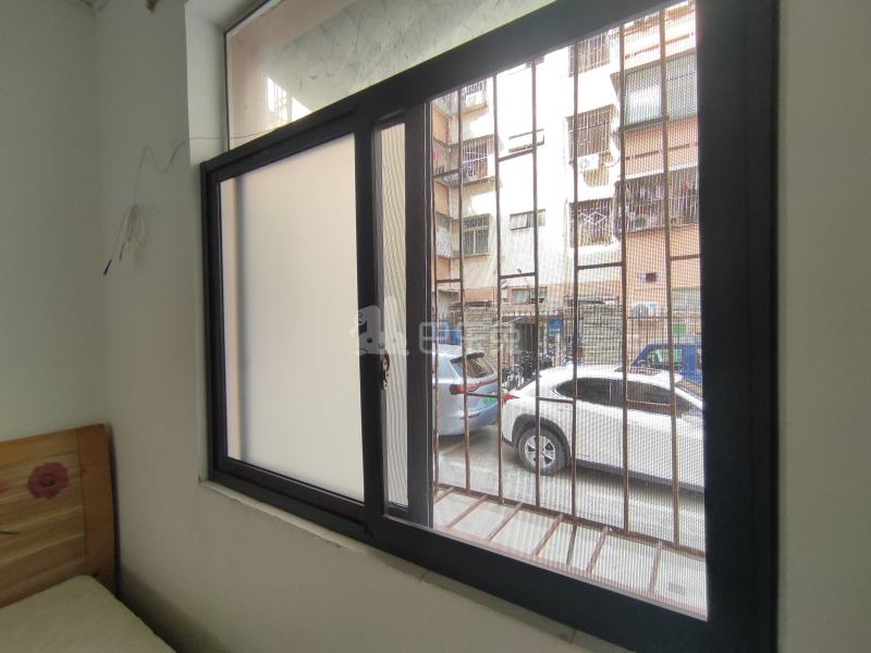 宏华苑小区1466338卧室窗户图5