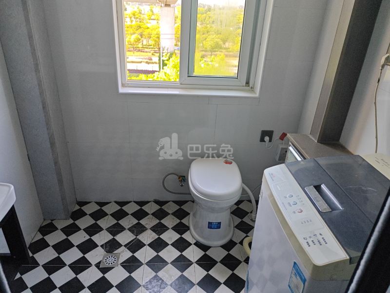 巷佳华苑1期14701508卫生间图6