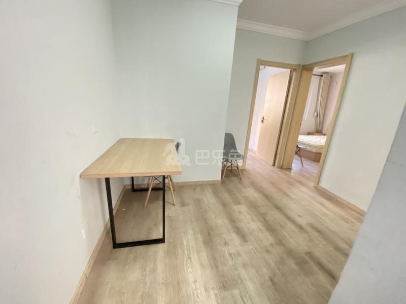 金海华城康平佳苑14703178客厅图1