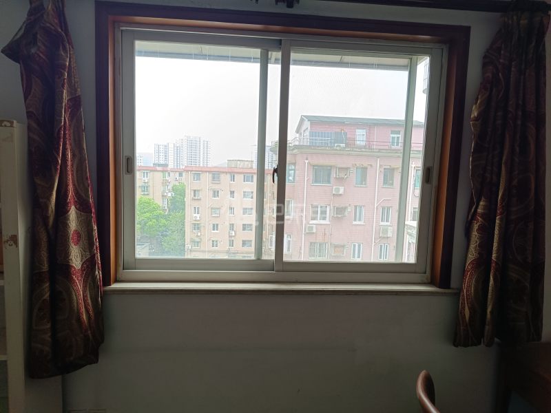 海申花园14761184卧室窗户图7