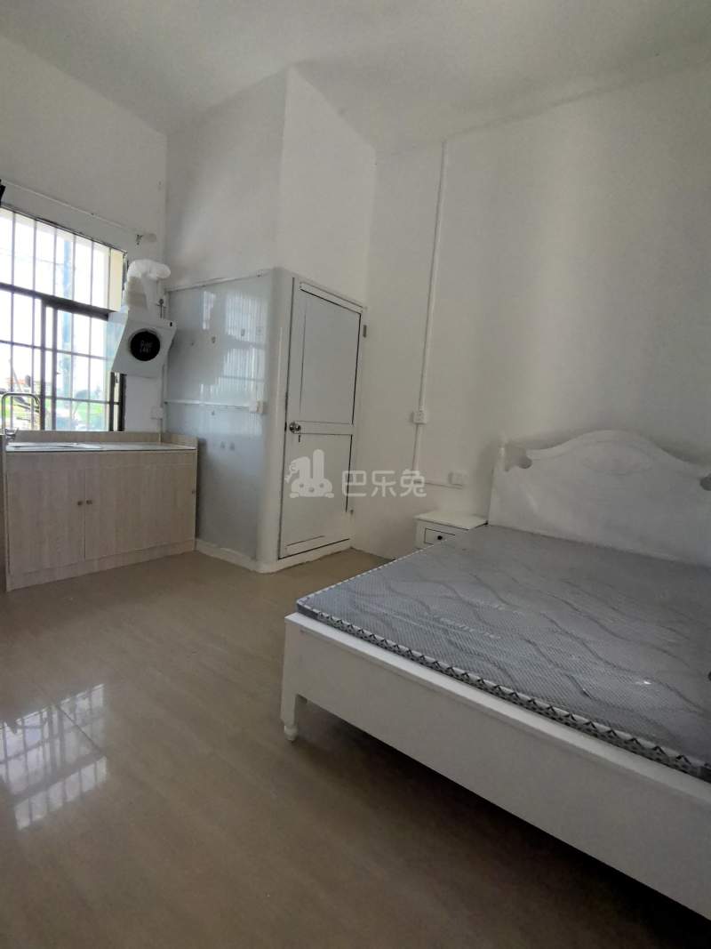 高楼村东风11组14934525卧室图0