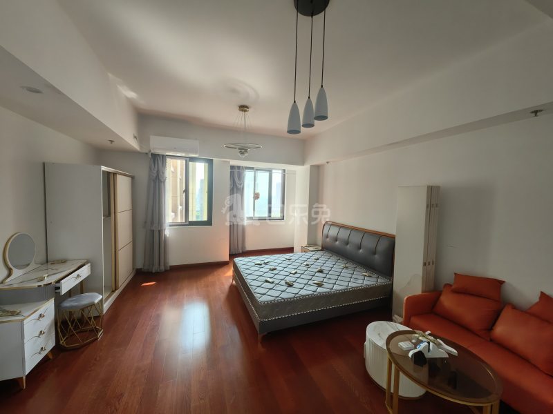 龙湖霖珑公馆14938365卧室图1