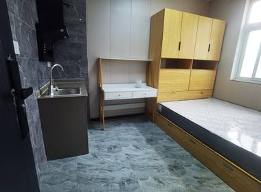 新场镇果园村744号 1室0厅1卫