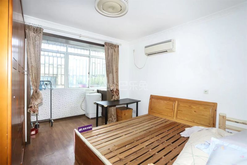 中山北路3924弄小区15135931卧室图4