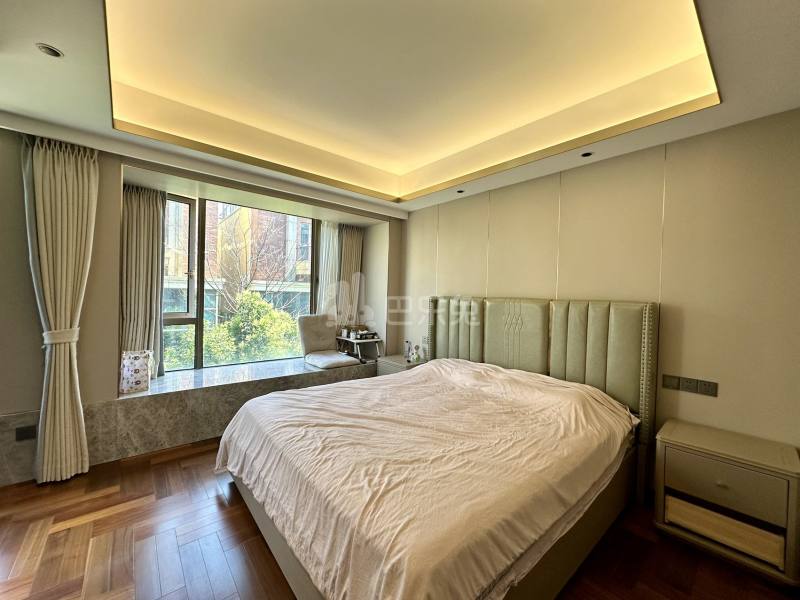 臻水岸苑15240528卧室图9