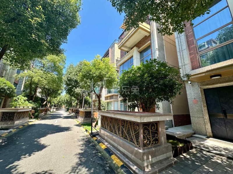 臻水岸苑15240528客厅图15