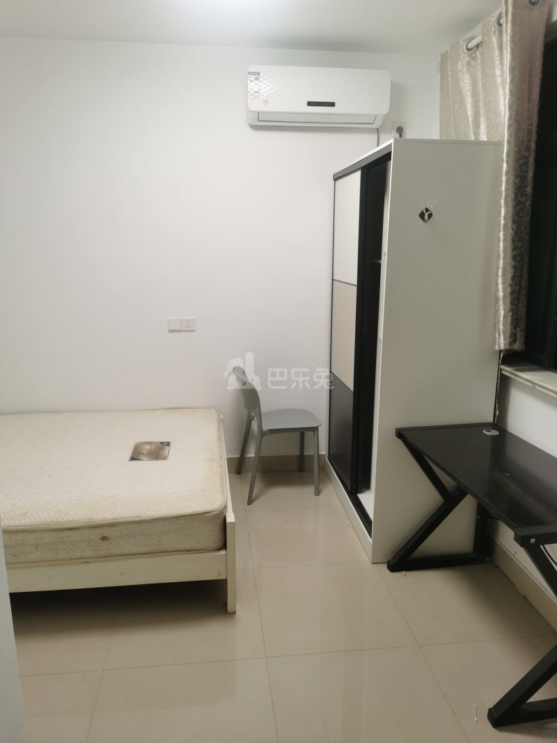 环镇南路131弄（民房）15292684卧室图1