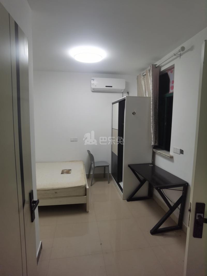 环镇南路131弄（民房）15292684卧室图2