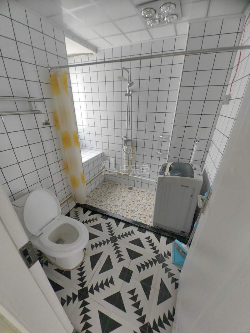 宝地佘山1号小区15356726卫生间图12