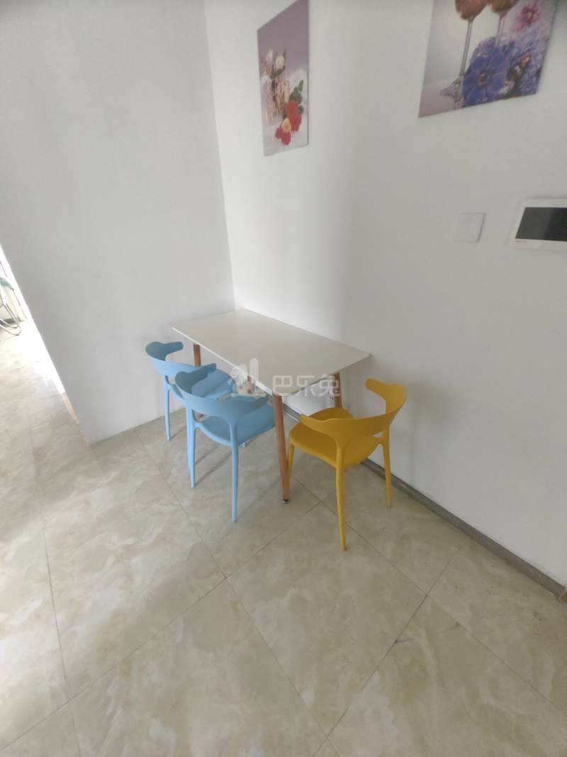 宝地佘山1号小区15356726客厅图6