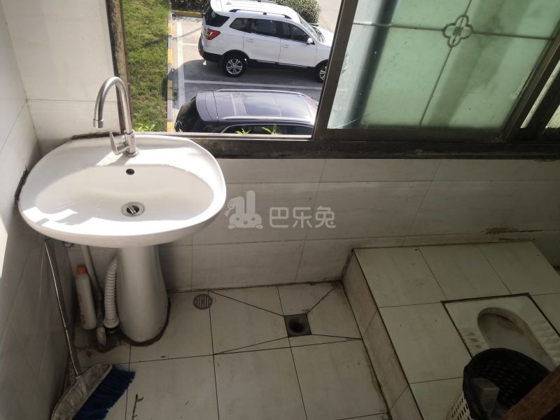 茵芳小区（九泾路680弄）1536985卫生间图11