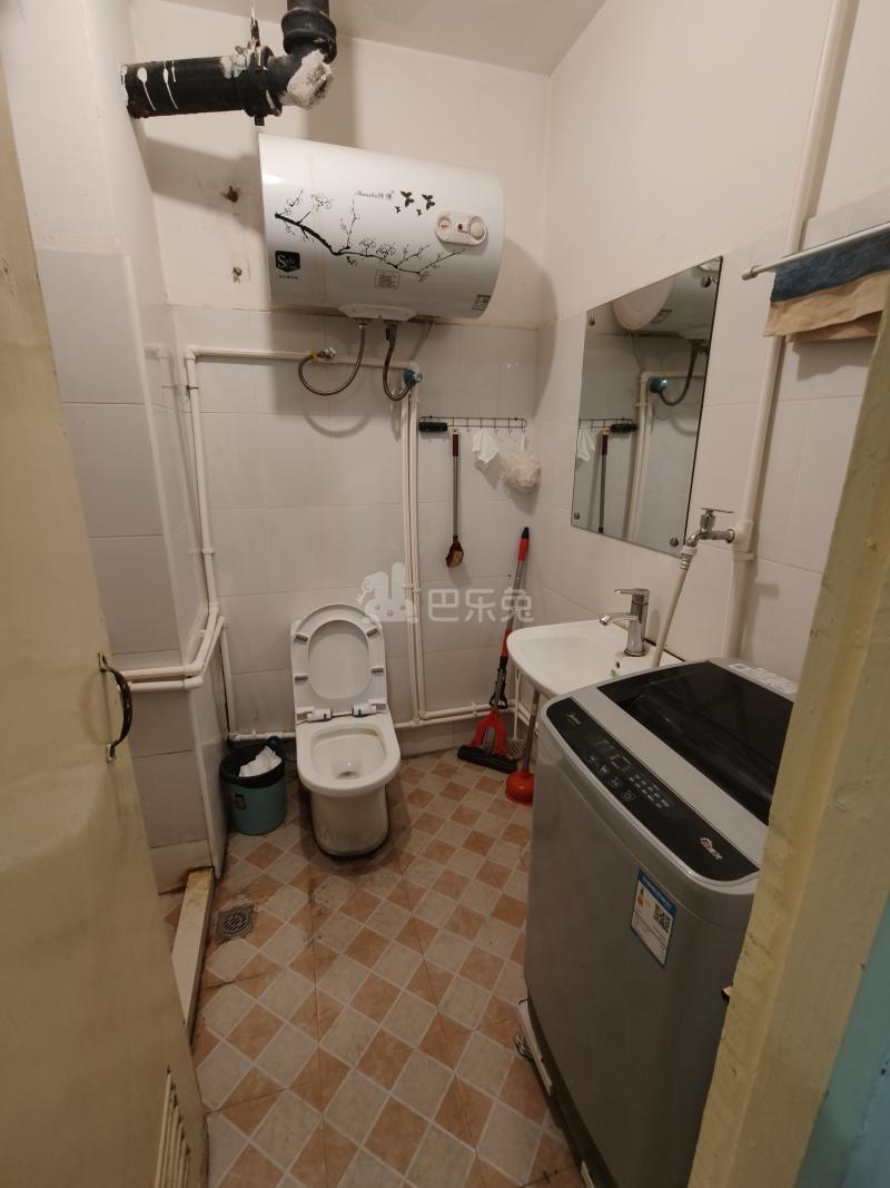 金龙新村15441143卫生间图7