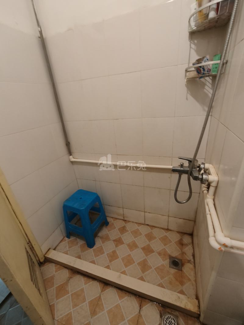 金龙新村15441143卫生间图8