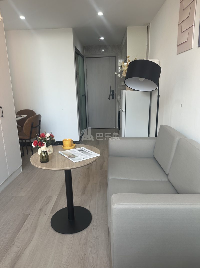 芳华路63号店寓心公寓15524886客厅图4