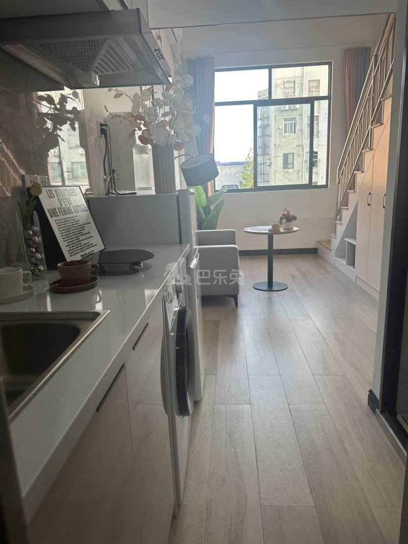 芳华路63号店寓心公寓15524886客厅图6