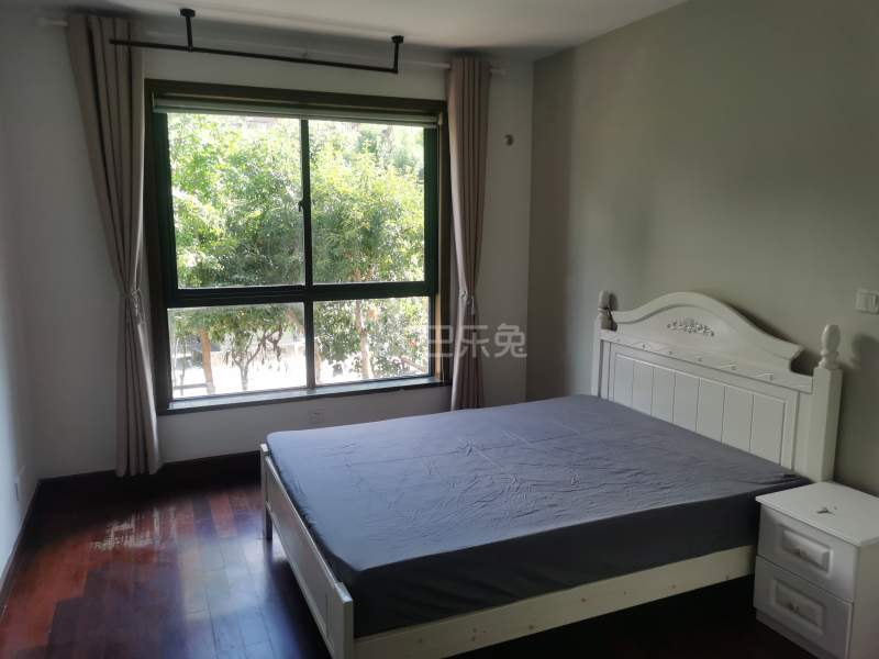 见龙苑15537966卧室图1