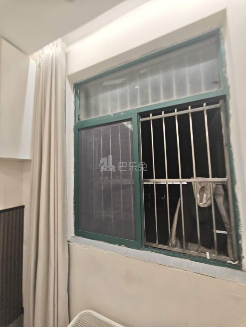 黎星苑一区B区（别墅）15638324卧室窗户图7