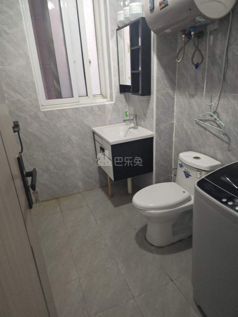 张弄富苑15671781卫生间图5