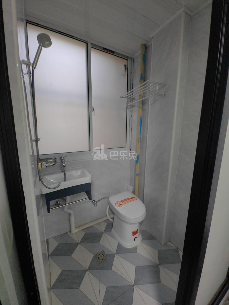 浦凌佳苑15798748卫生间图6