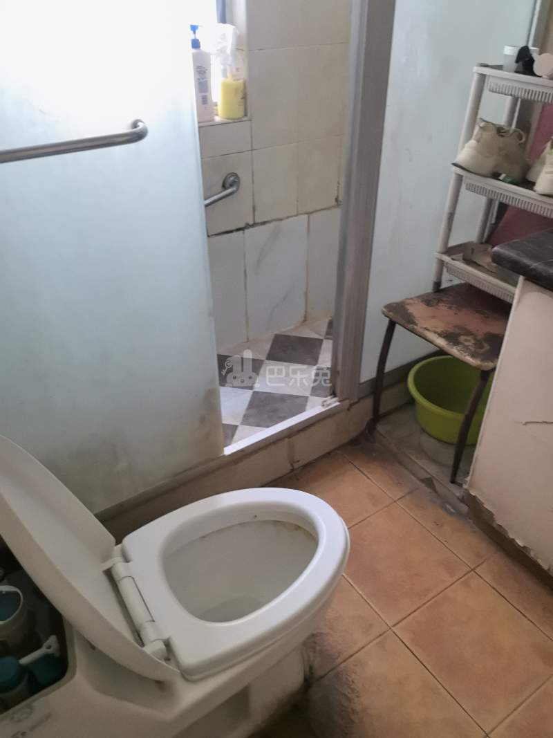 银河经典苑1582631卫生间图7