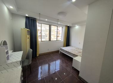 新青浦花苑一区 