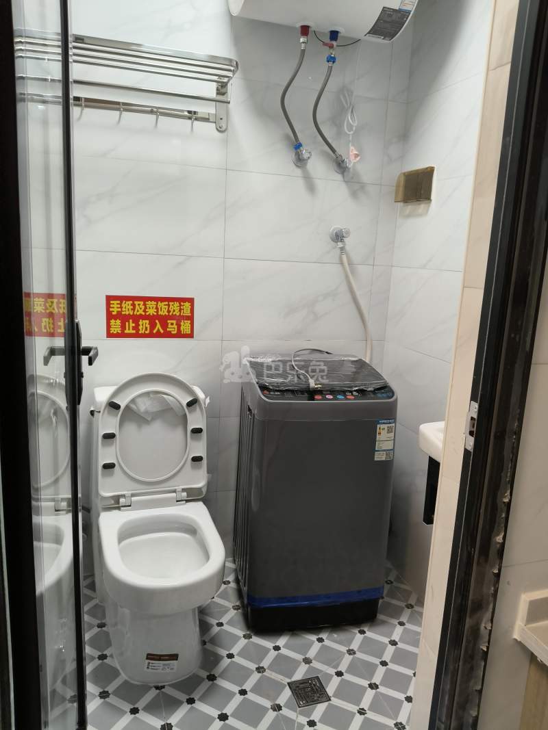 新卫村新北村15968349卫生间图3