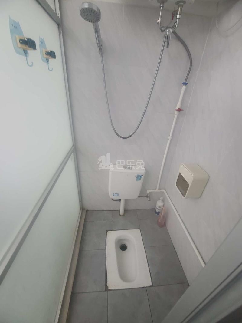 常兴花园1597207卫生间图4