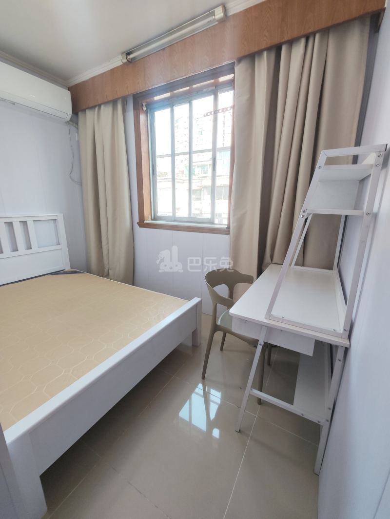 海申花园16101550卧室图4