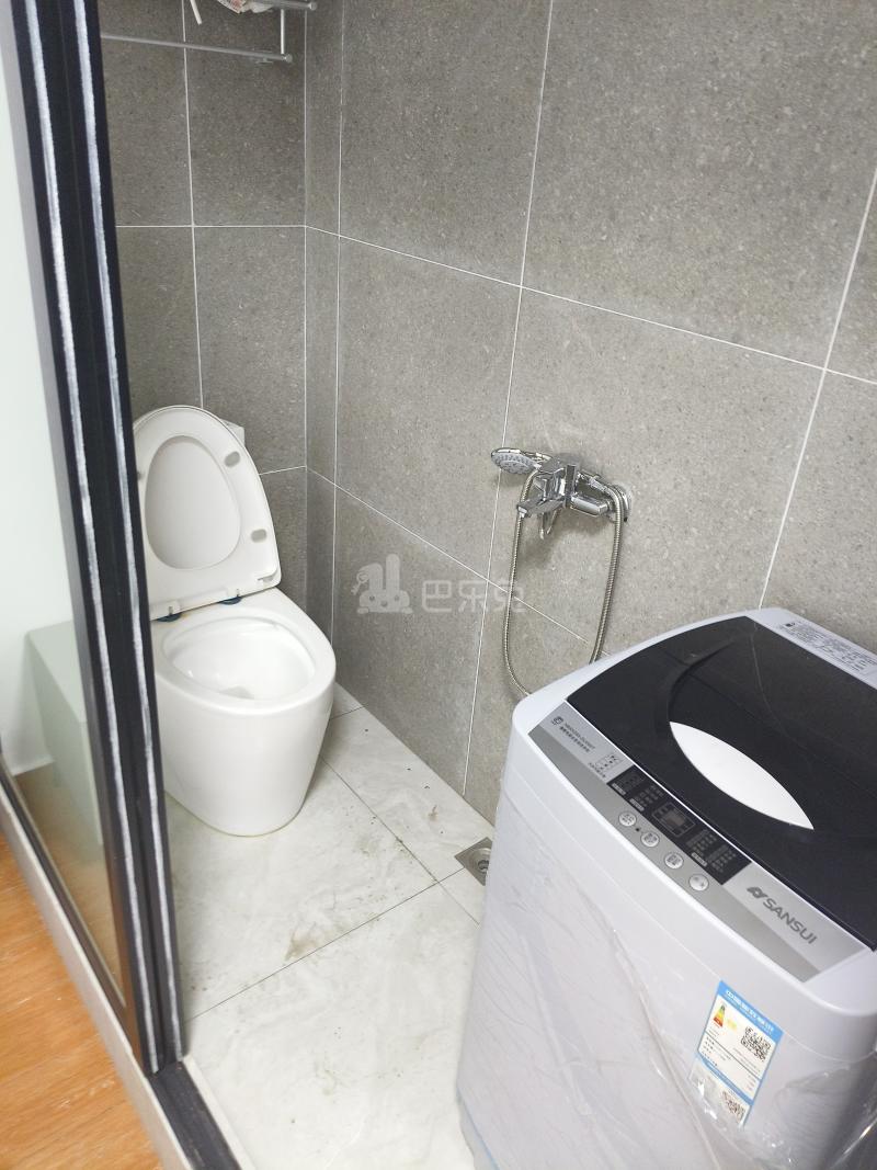 鹤东村沿江1107号16159296卫生间图5