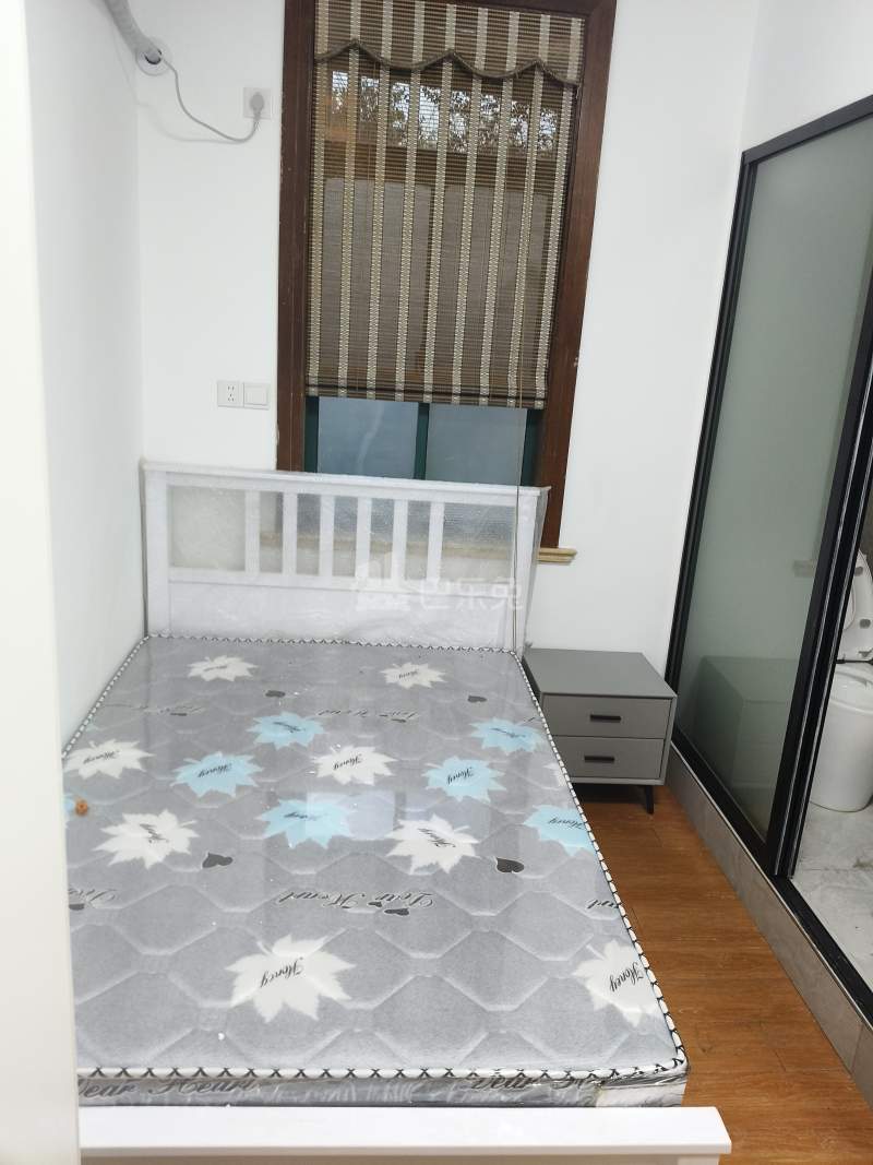 鹤东村沿江1107号16159296卧室图0