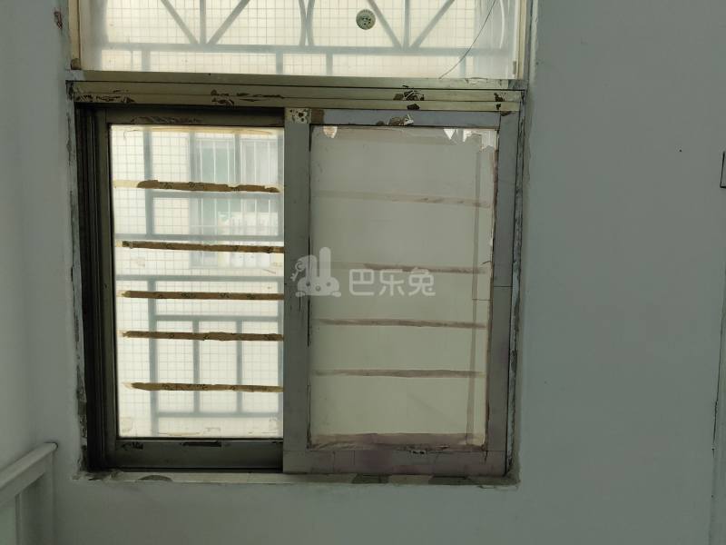 南山村西巷235号16251068卧室窗户图7