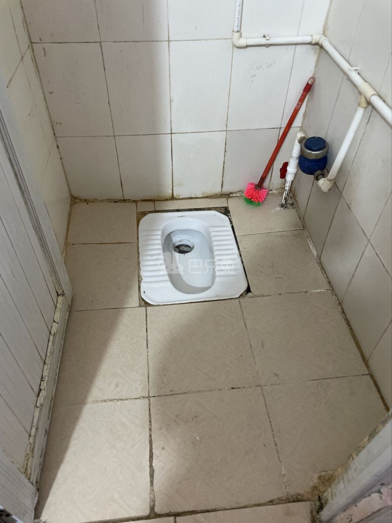 海映山庄1627258卫生间图4