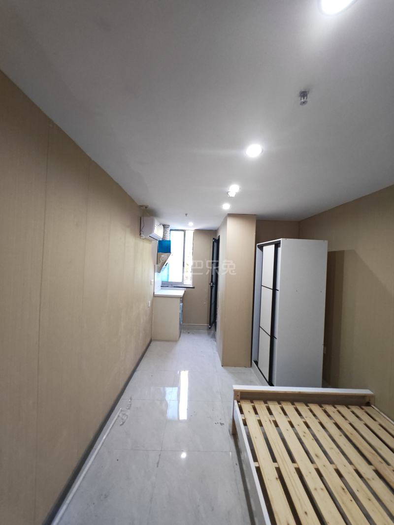 新市南路843号16433982卧室窗户图7