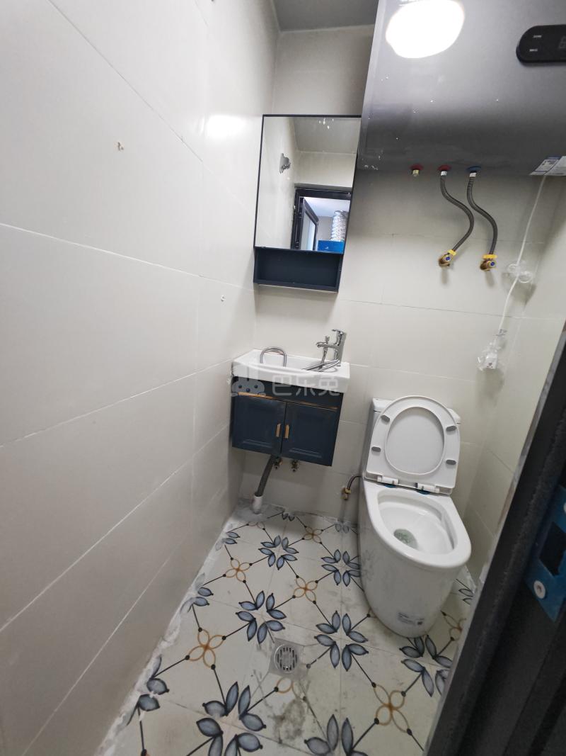 新市南路843号16433982卫生间图5