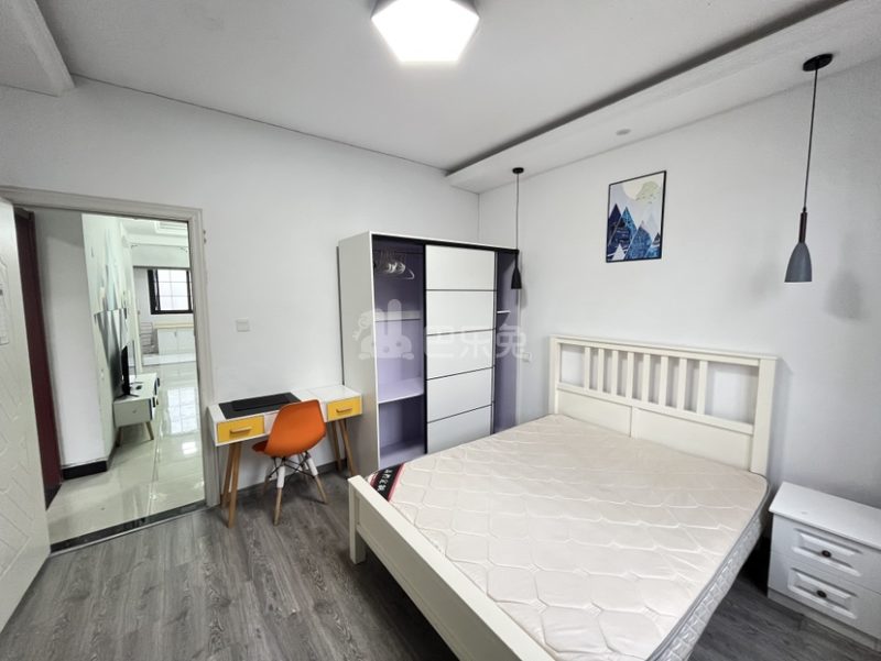 龙湖滟澜山16514962卧室图2