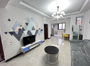 龙湖滟澜山 2室2厅1卫