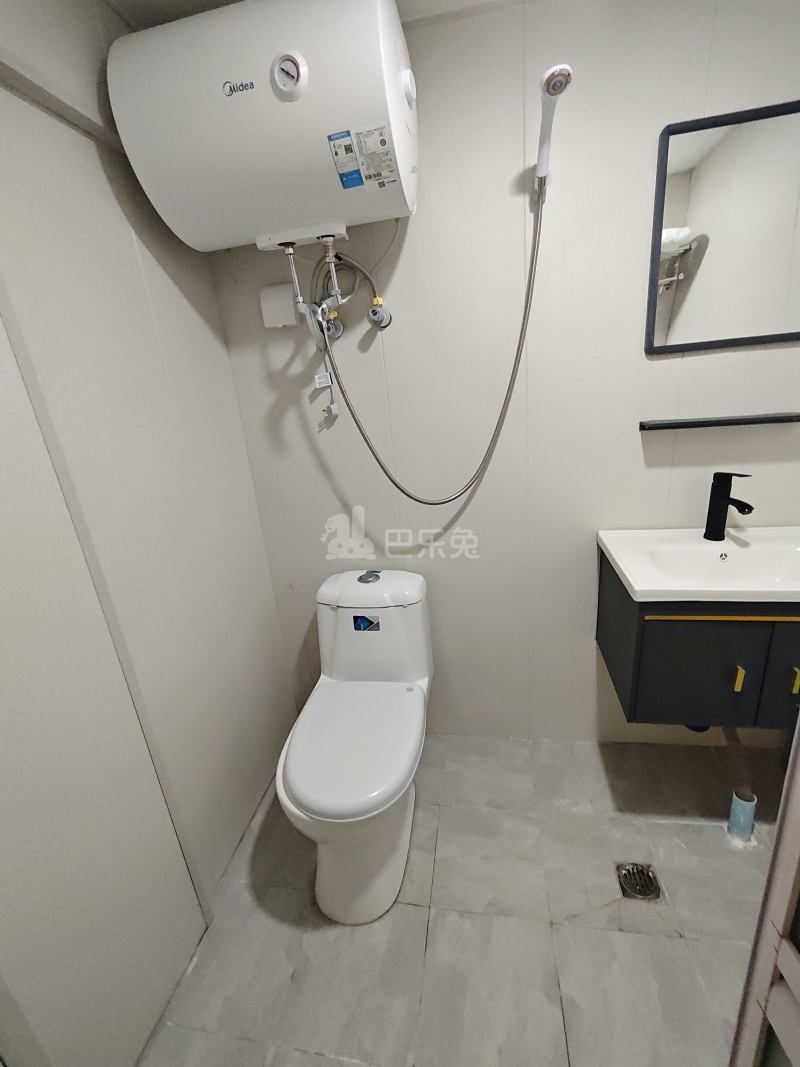 大宁路660弄小区16667423卫生间图5