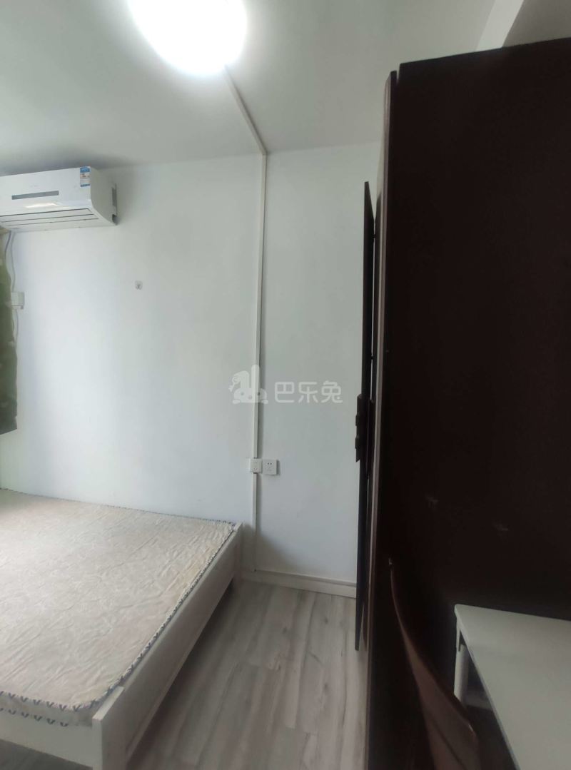 新电小区17243098卧室图1