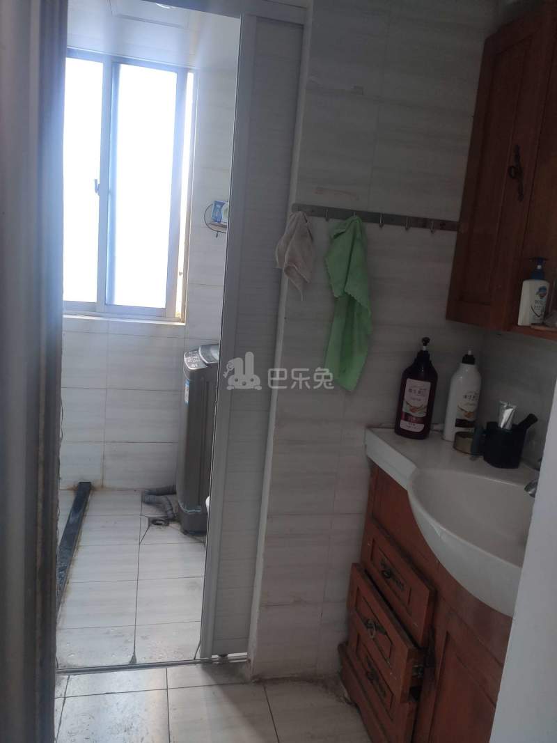 新电小区12475825卫生间图15