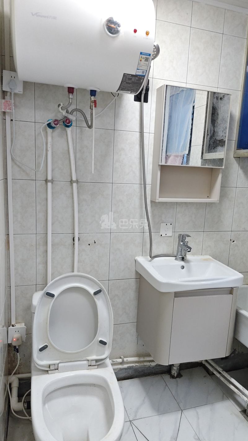 怡田小区17303211卫生间图5