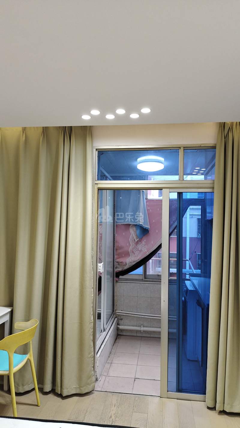 怡田小区17303211卧室窗户图6