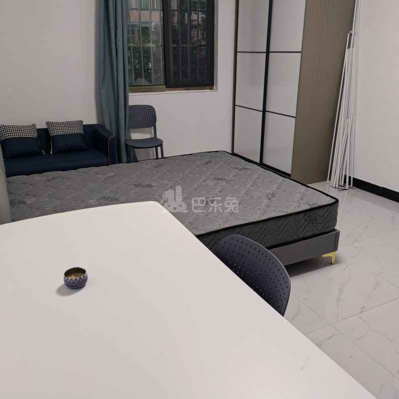 南芦公路28弄17951161卧室图1