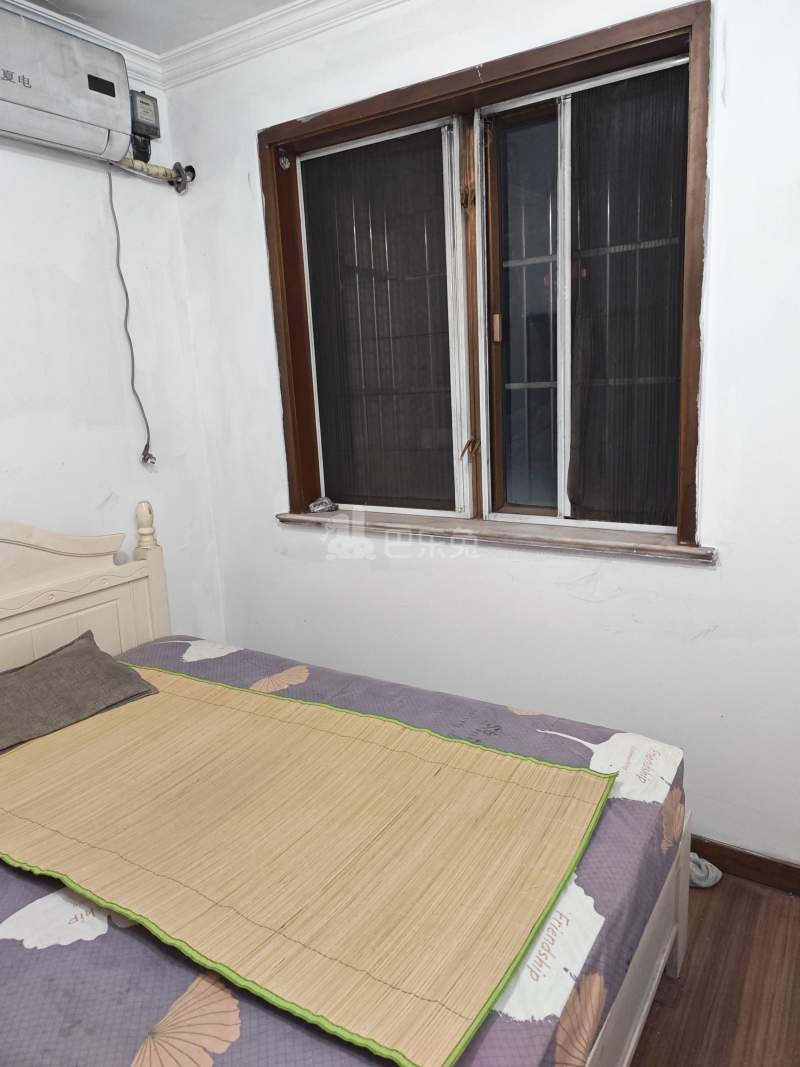 银兆公寓17980622卧室窗户图11