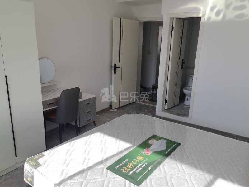 新青浦花苑一区18305232卧室图3