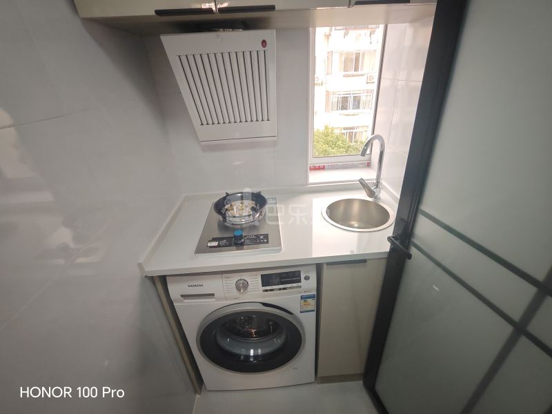 杨泰三村东区18305619厨房图4