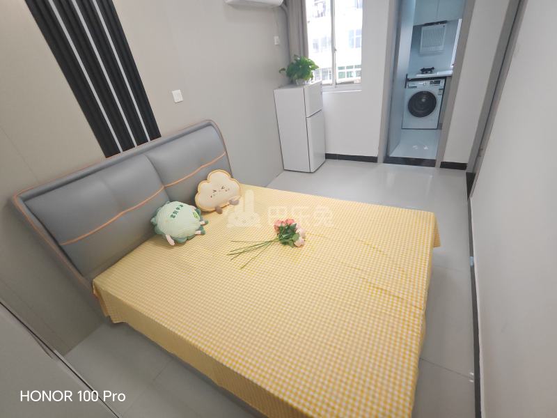 杨泰三村东区18305619卧室图2