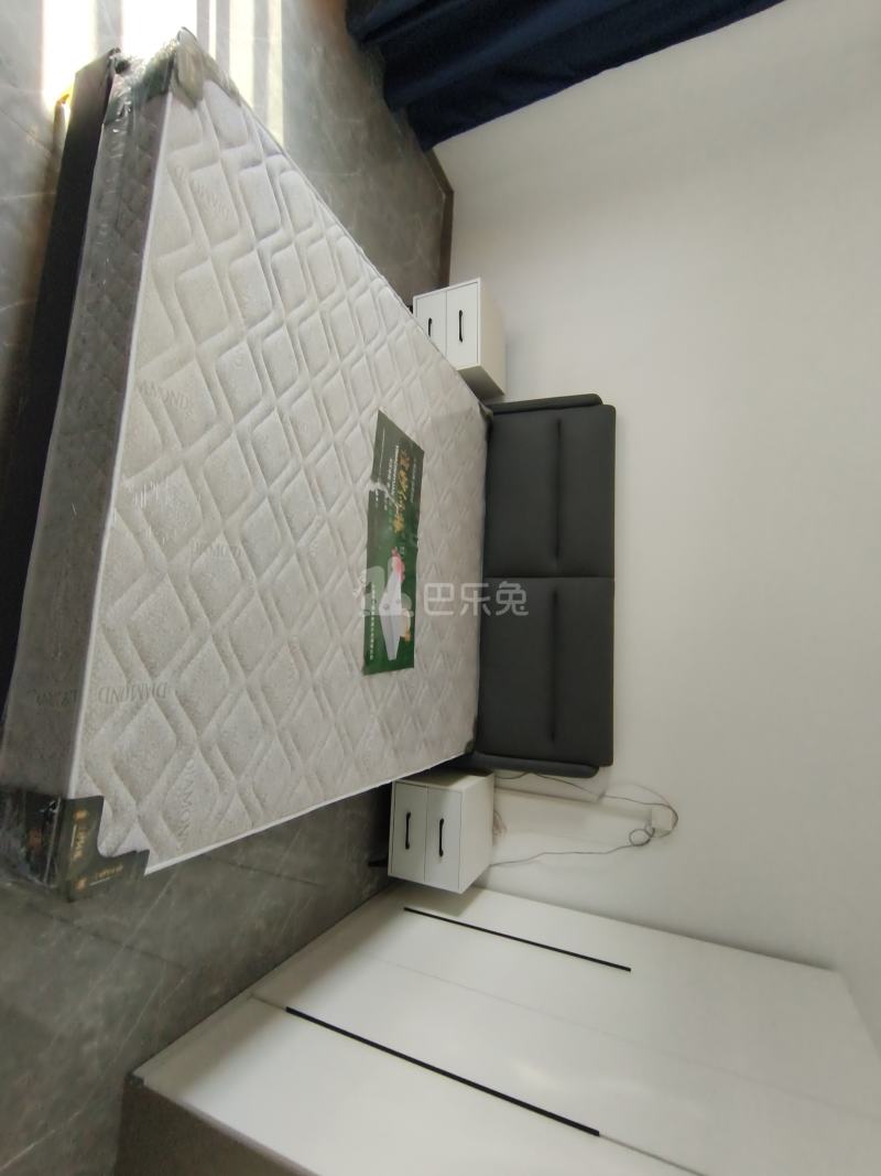 新青浦花苑一区18320423卧室图2