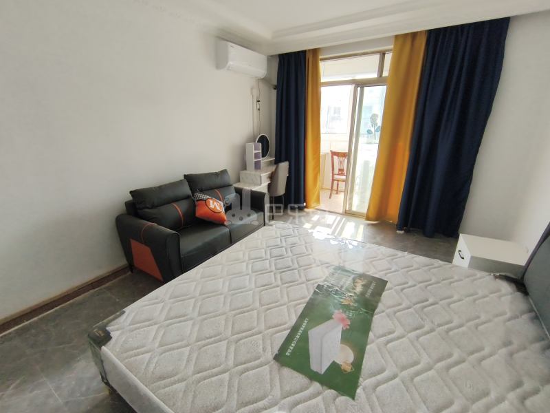 新青浦花苑一区18320423卧室图1