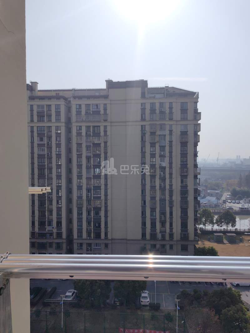 浦凌佳苑18321078卧室窗户图8