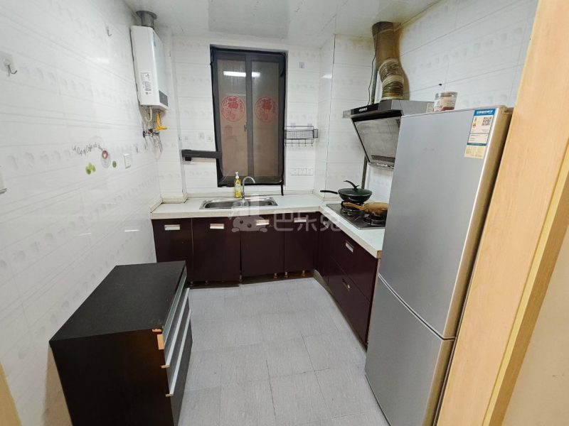 鸿意万嘉18373910周边环境图3